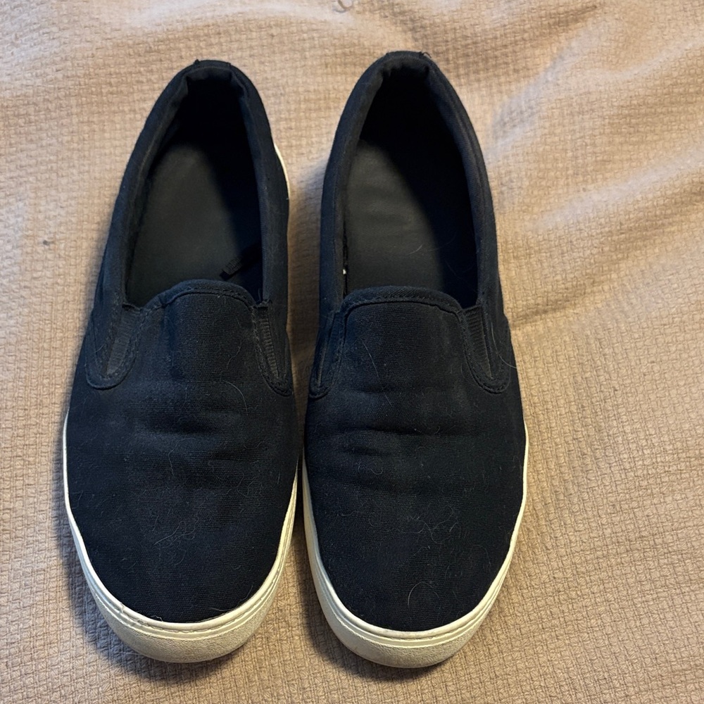 Old Navy slip on sneaker shoes